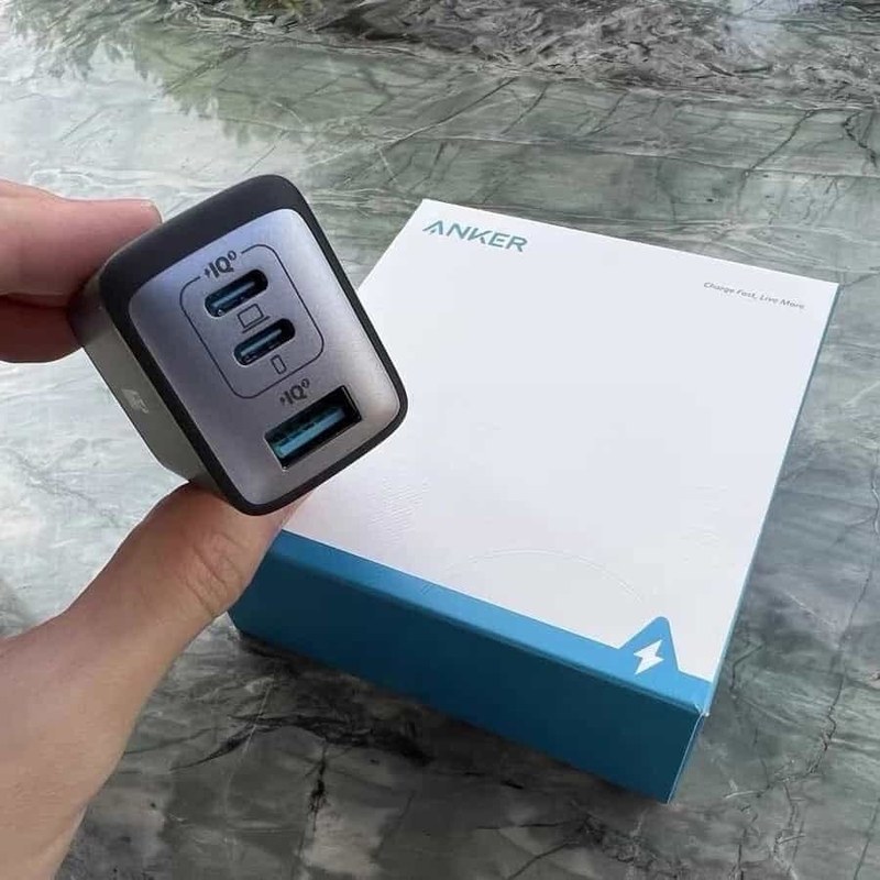 Anker PowerPort III 3 Port 65W PD Charger (A2667) For iPhone15 mobile phone MacBook Huawei